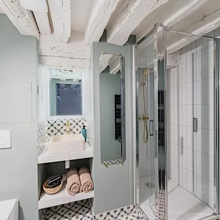2br Next To Notre Dame De Apartment Paris